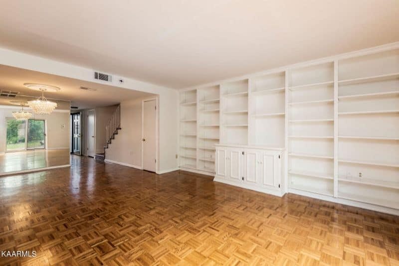 Sequoyah-Square-306-2013806097718