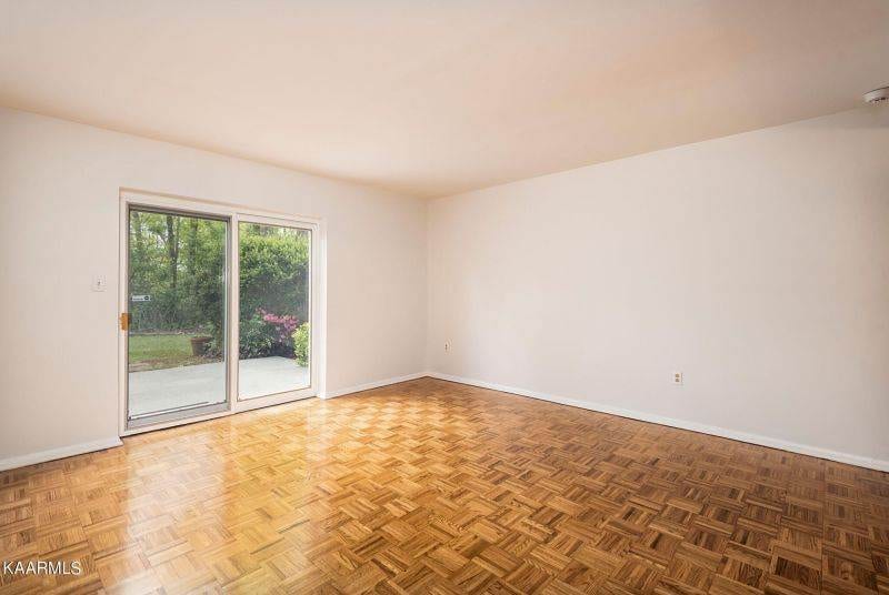 Sequoyah-Square-306-2013817352392