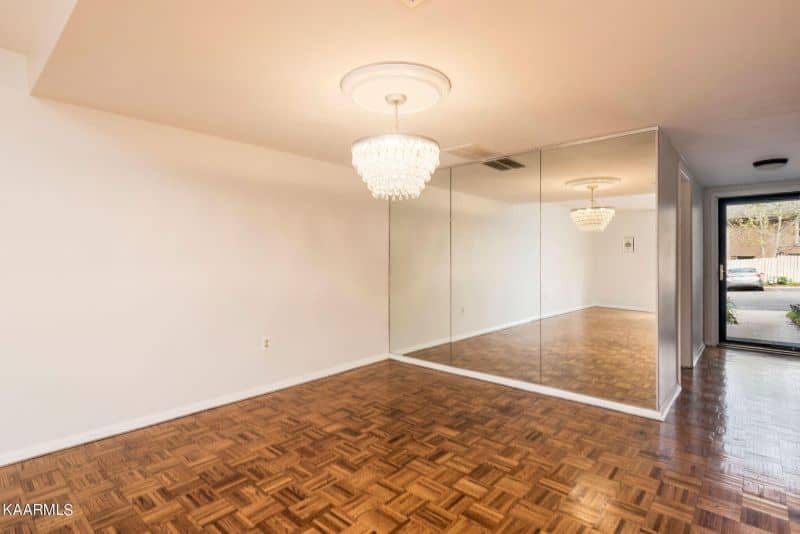 Sequoyah-Square-306-2013823019098