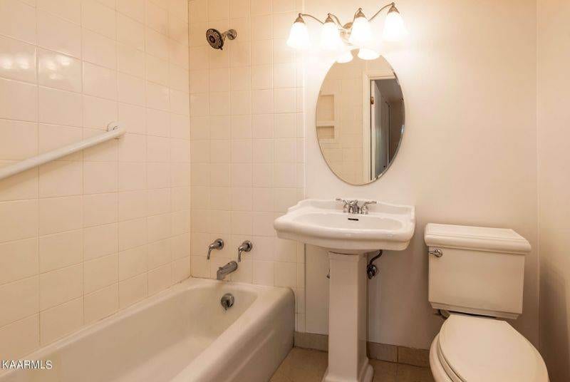 Sequoyah-Square-306-2013836119317