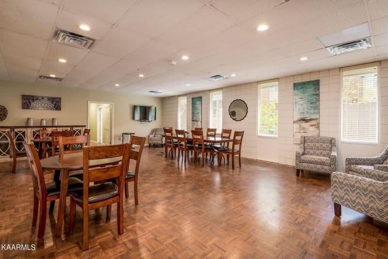 Sequoyah-Square-306-2013851498879