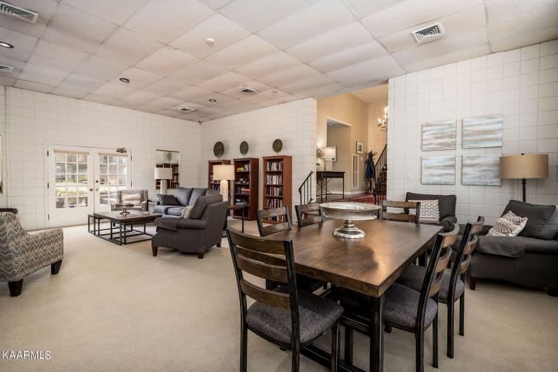 Sequoyah-Square-306-2013906928031