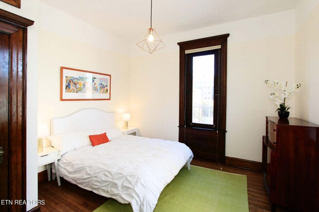 The-Cunningham-046964333