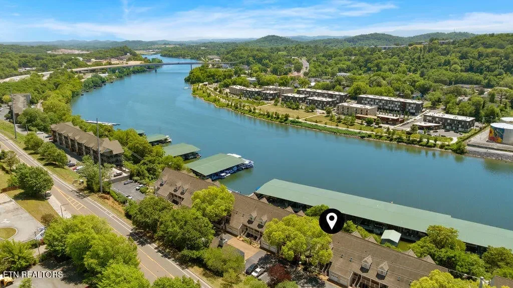 Riverfront 1052978659