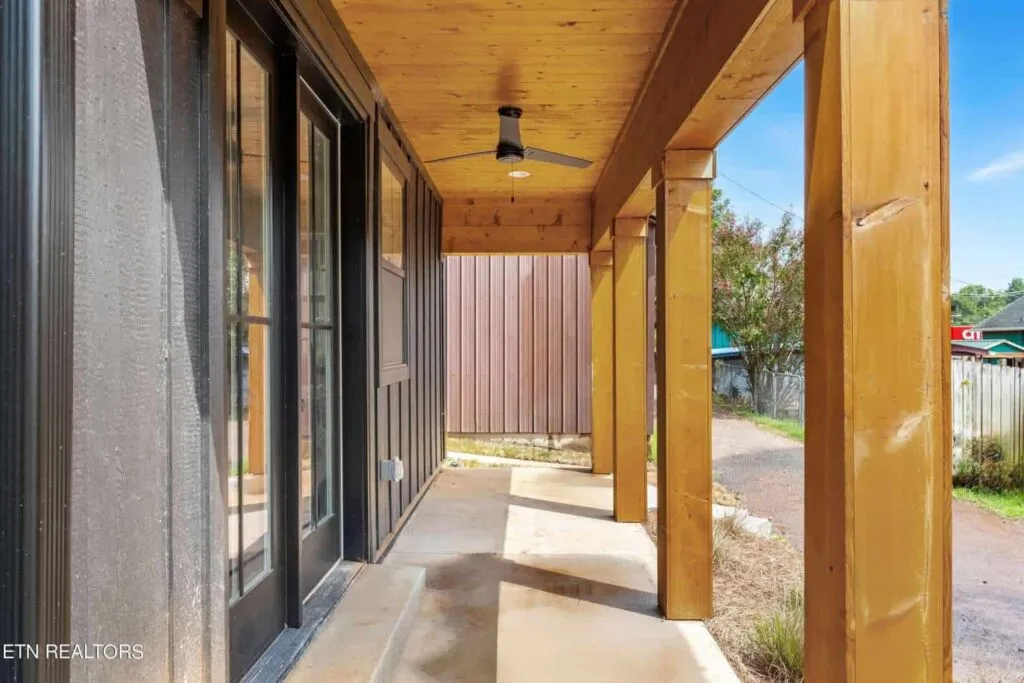 Barber-St-3847100848 Barber-St-3847100848