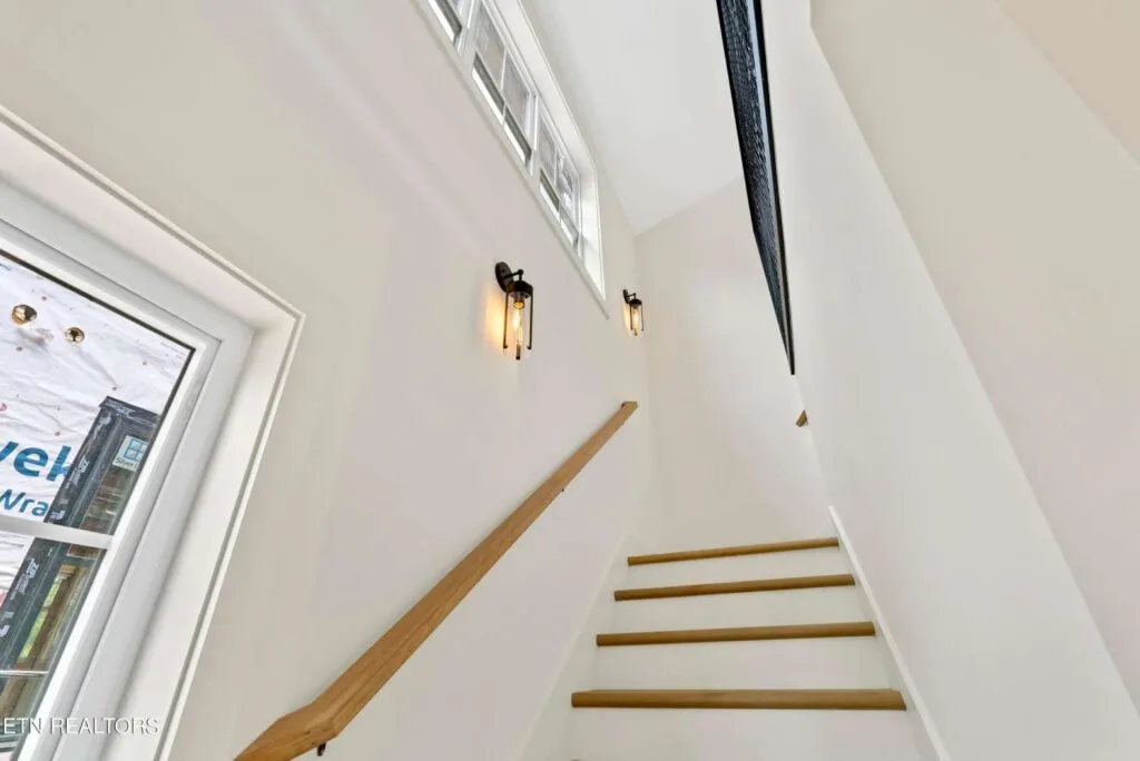 Barber-St-4836329357 Barber-St-4836329357