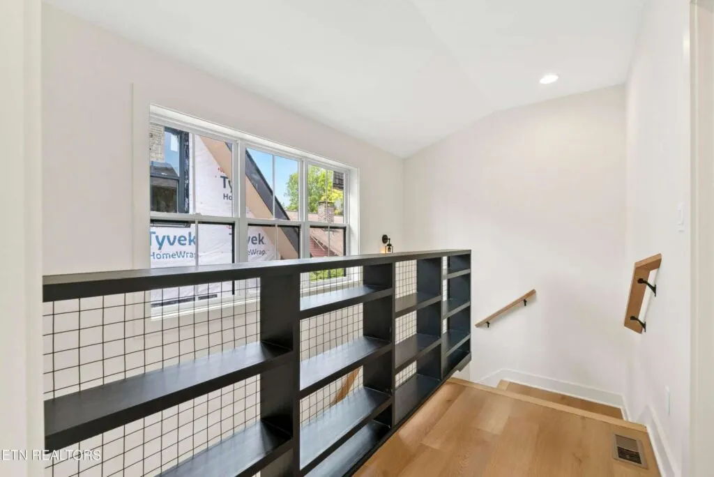 Barber-St-4849429396 Barber-St-4849429396