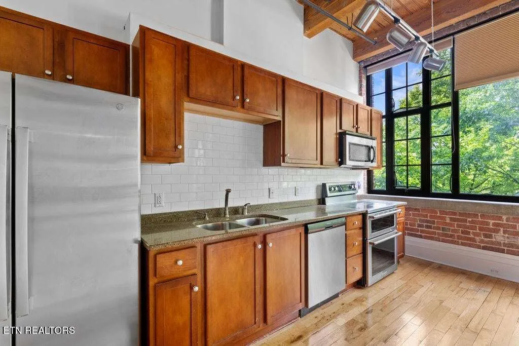 Candy-208-184328183155