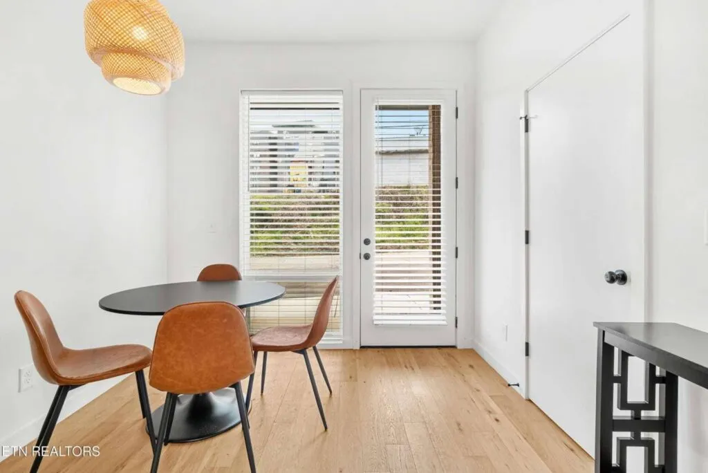 The-Saint-022221508500 The-Saint-022221508500