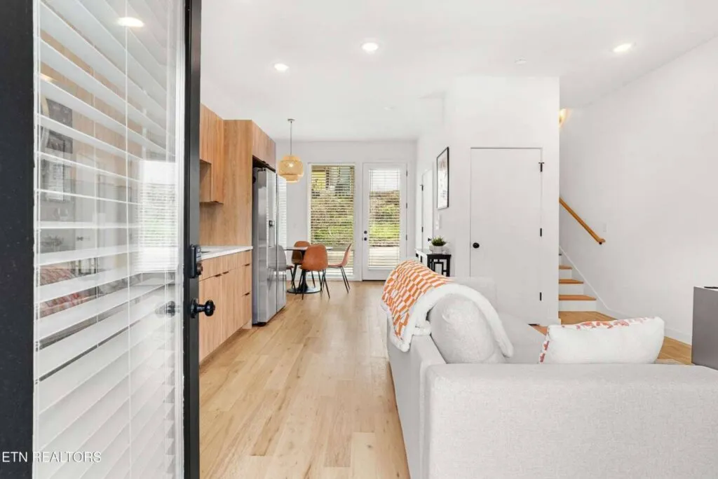 The-Saint-022229633992 The-Saint-022229633992