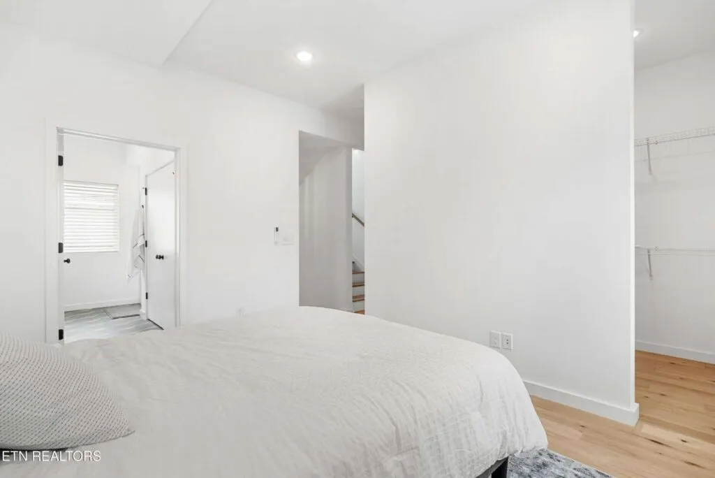 The-Saint-022241925226 The-Saint-022241925226