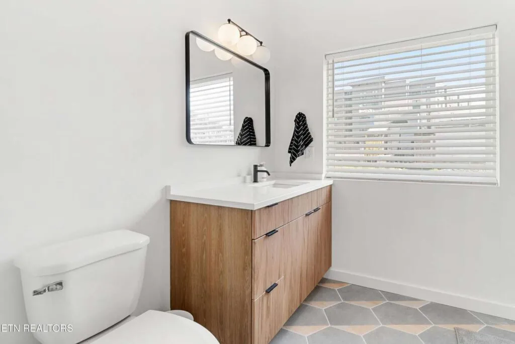 The-Saint-022256951545 The-Saint-022256951545