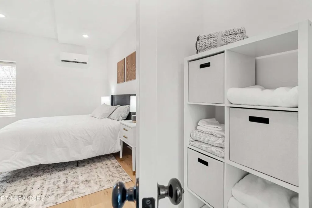 The-Saint-022309383894 The-Saint-022309383894