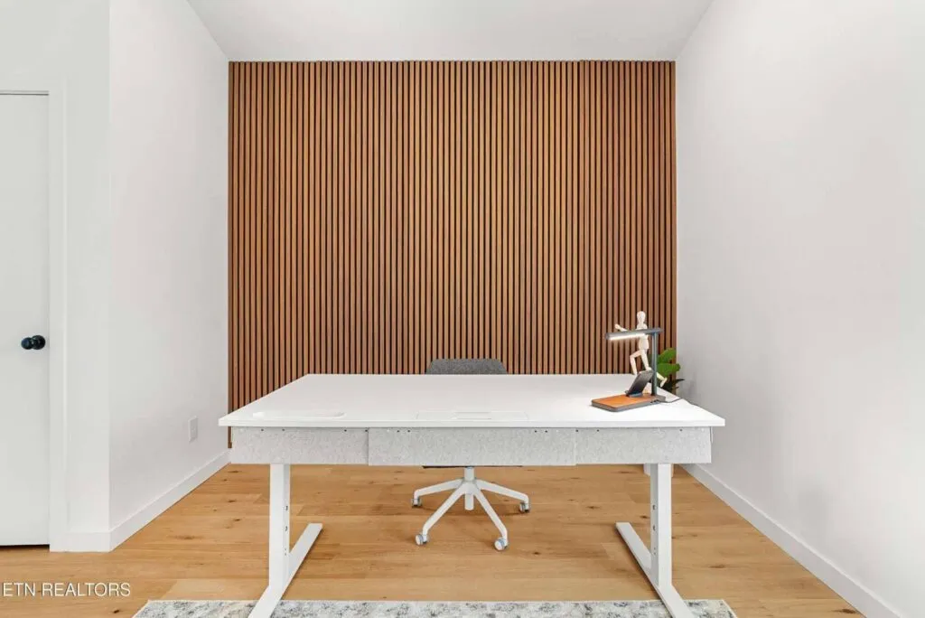 The-Saint-022321117839 The-Saint-022321117839