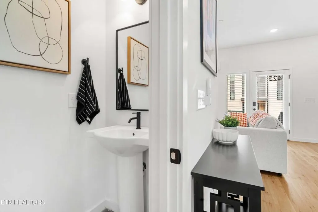 The-Saint-022340470130 The-Saint-022340470130