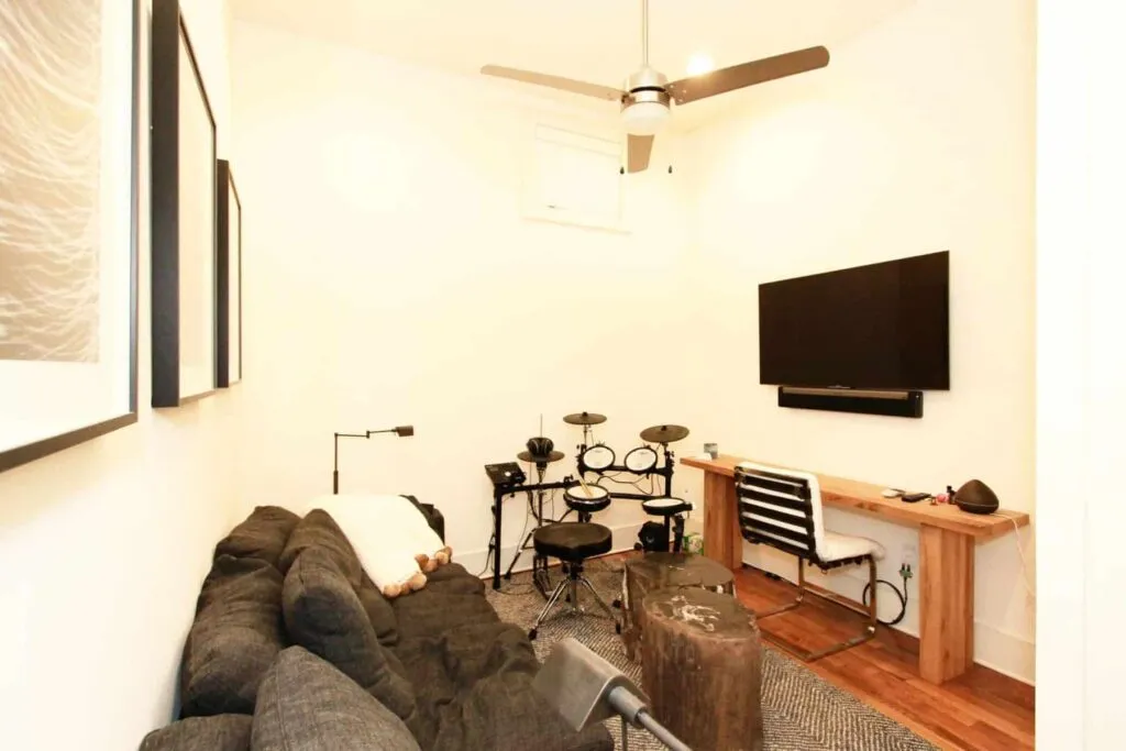 105-Mews-Way-03202630060130