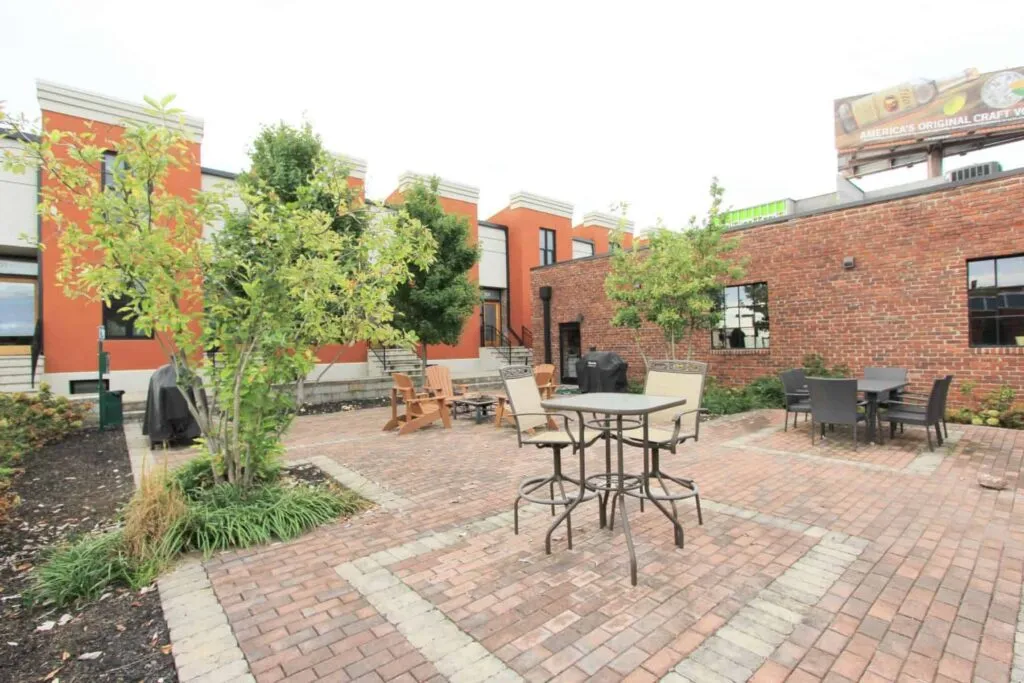 105-Mews-Way-16173729023426