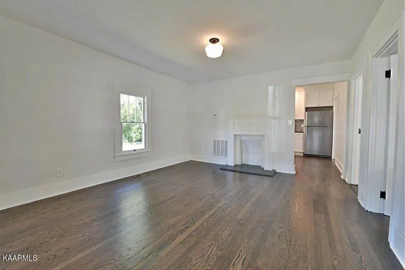 2014-E-Glenwood-Ave-2609288042000000-o