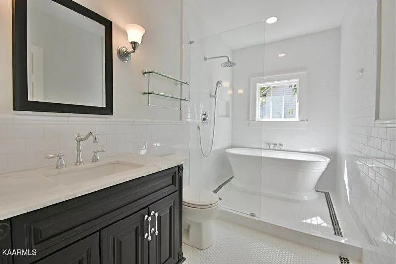 2014-E-Glenwood-Ave-2614271549000000-o