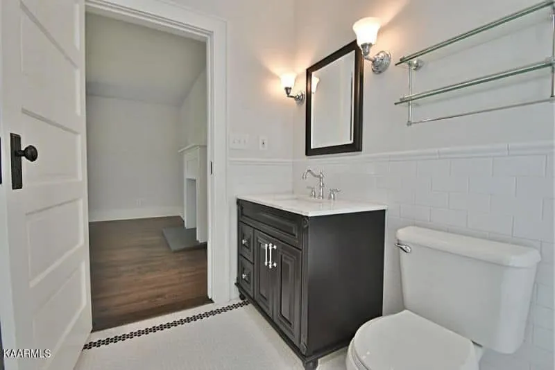 2014-E-Glenwood-Ave-2616813640000000-o