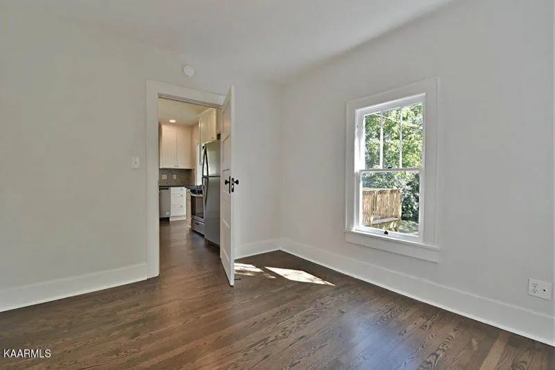 2014-E-Glenwood-Ave-2812460190000000-o