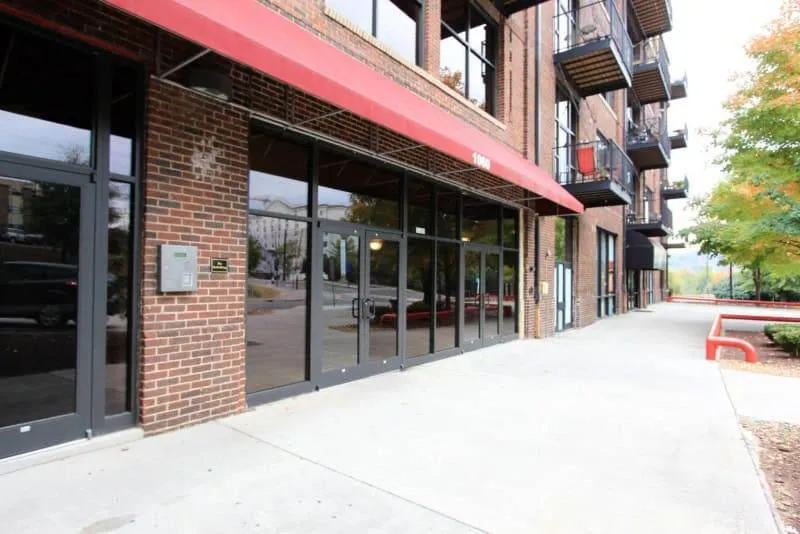 20161028204927413011000000-o