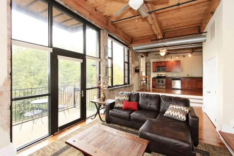 20161028205020263517000000-o