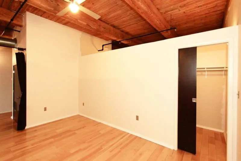 20161219170300878616000000-o