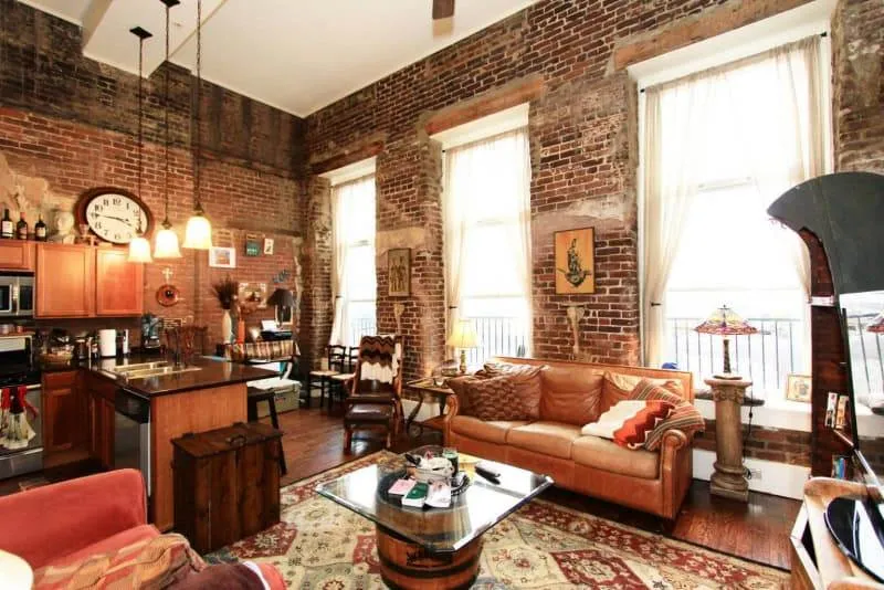 20170220225314972402000000-o