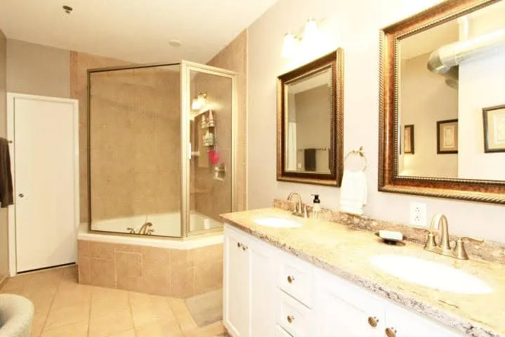 20170831232532356185000000-o 20170831232532356185000000-o