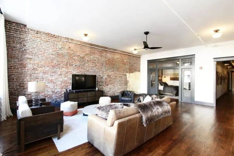 20180921034432572892000000-o