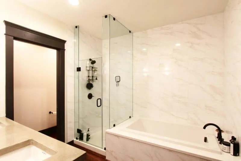 20180921034504004355000000-o