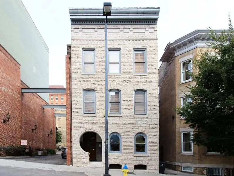 20181026222252358048000000-o