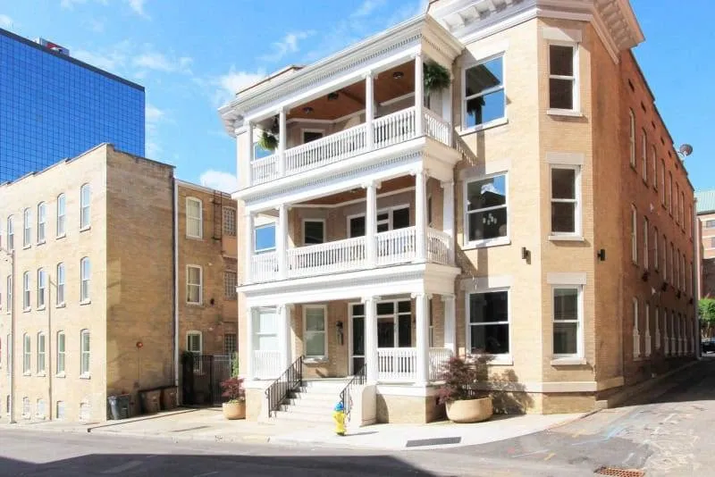 20190618173219963680000000-o