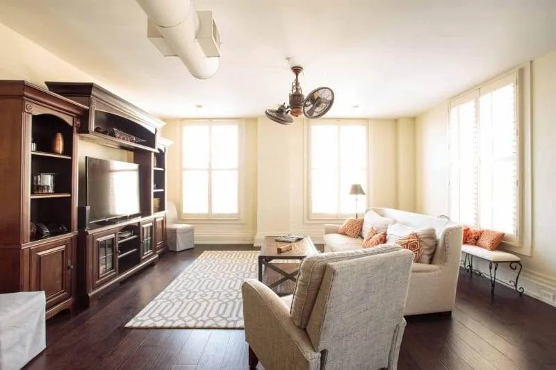 20191004234107195591000000-o