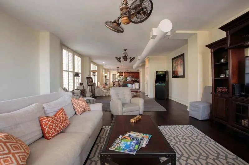 20191004234110654995000000-o