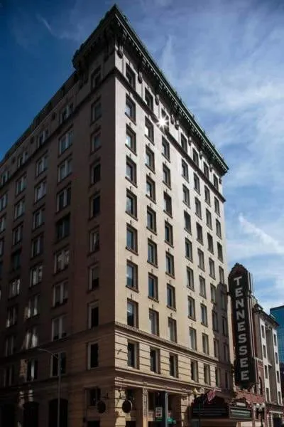 20191004234203937394000000-o