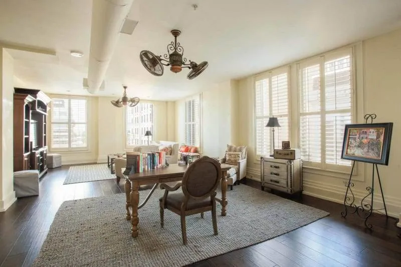 20191004234207276713000000-o