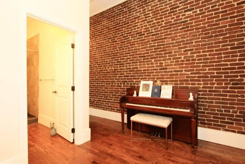 20191018025222399883000000-o