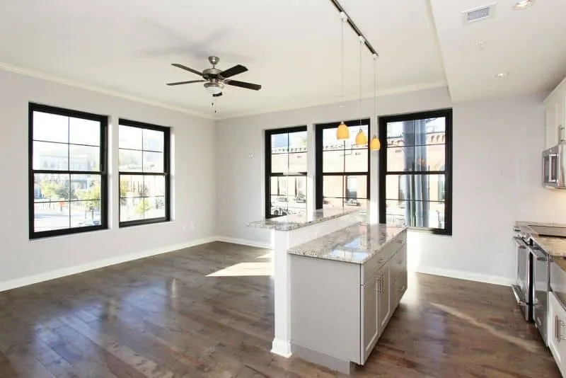 20210521205618775813000000-o