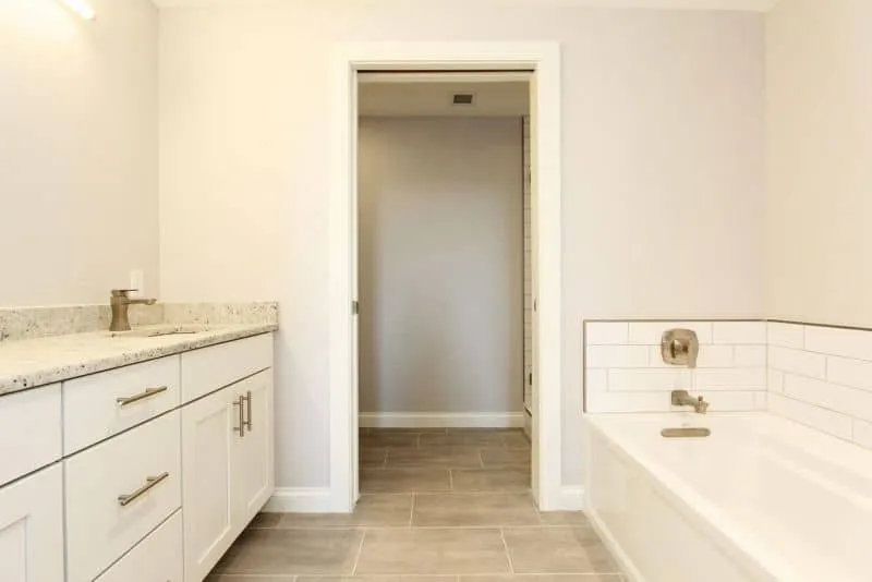 20210521205621273371000000-o