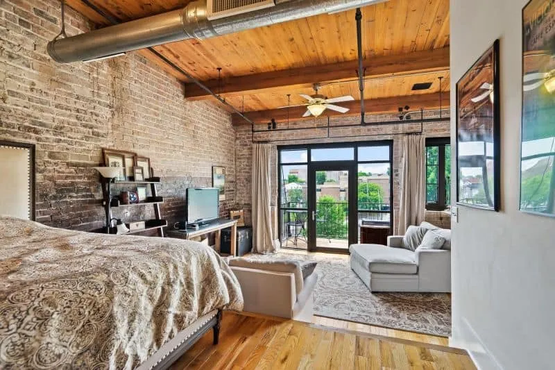 20210608184528998101000000-o