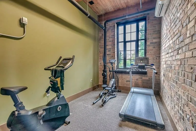 20210608184610671910000000-o