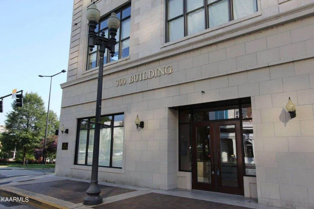 300-Building-301-0754904455 300-Building-301-0754904455