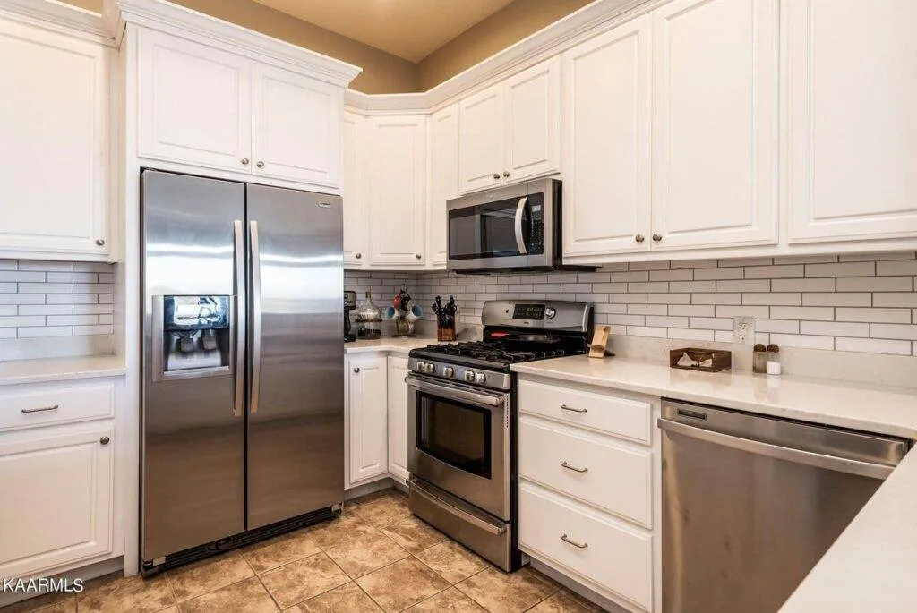 300-Building-301-21519834081 300-Building-301-21519834081