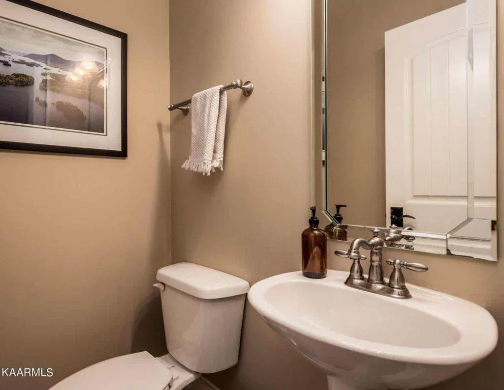 300-Building-301-21528880312 300-Building-301-21528880312