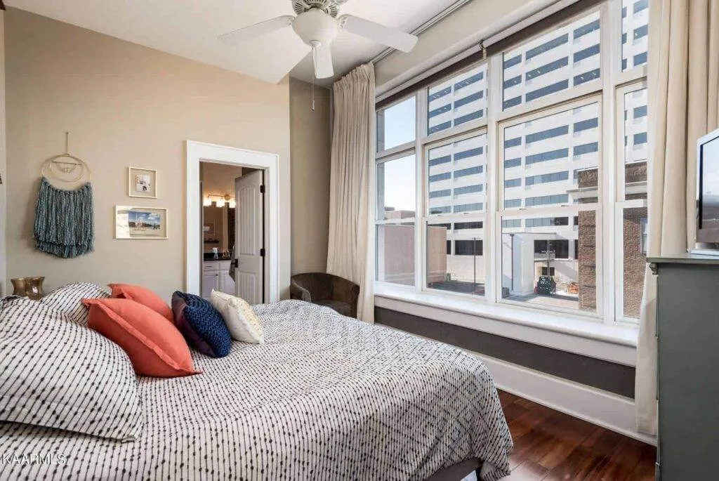 300-Building-301-21538712195 300-Building-301-21538712195