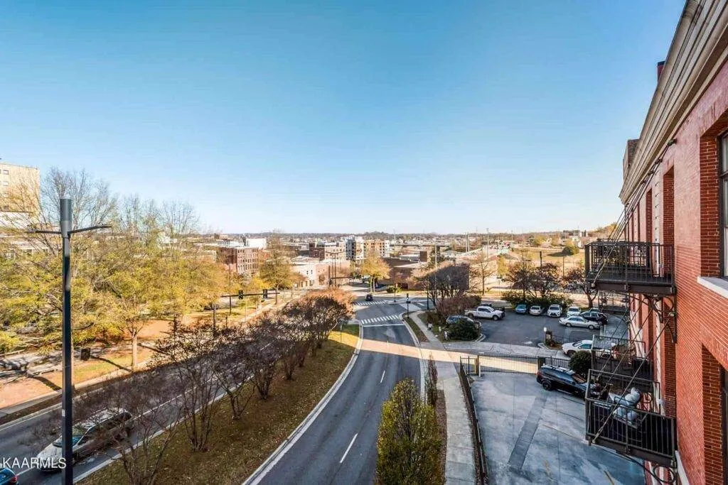 300-Building-301-21552870998 300-Building-301-21552870998