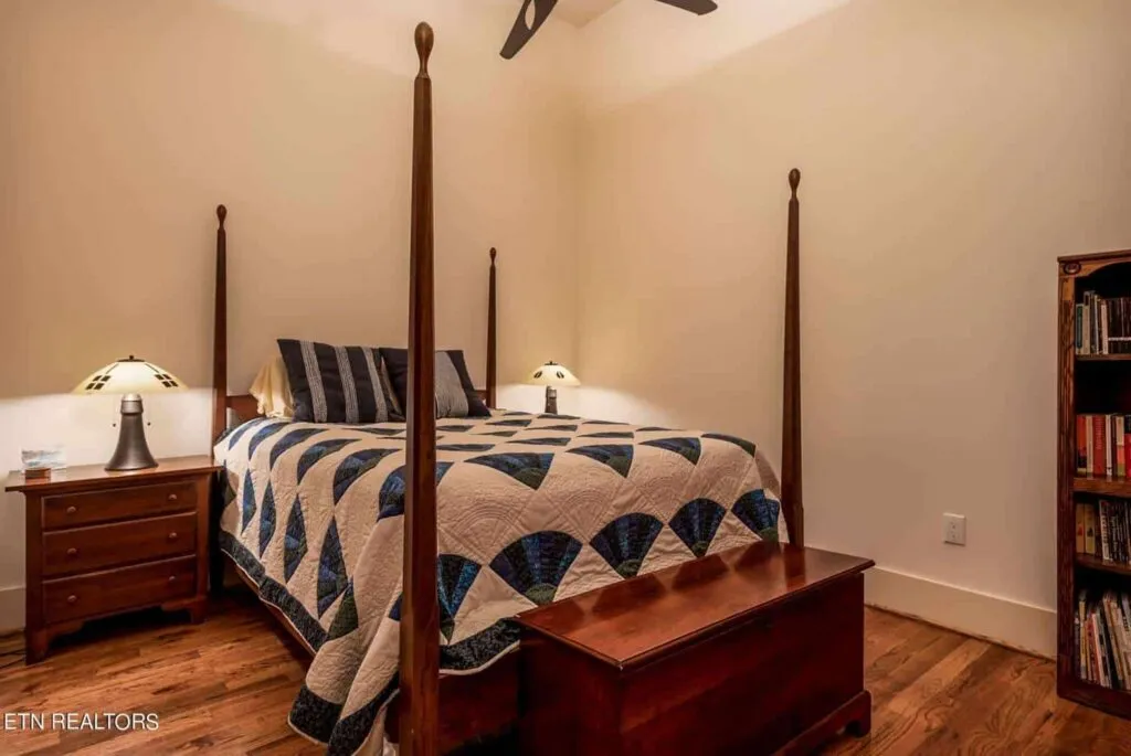 402-S-Gay-St-402-0150329515 402-S-Gay-St-402-0150329515