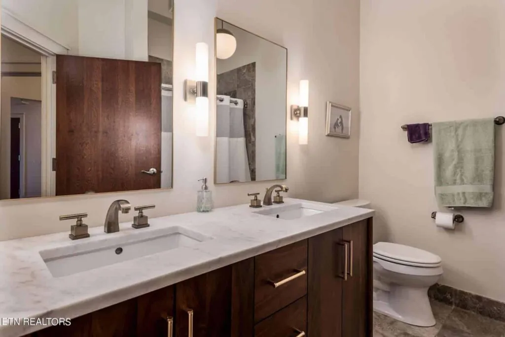 402-S-Gay-St-402-0155038293 402-S-Gay-St-402-0155038293